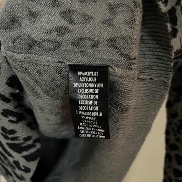 Grey Leopard Print Cardigan Small - Picture 2 of 4
